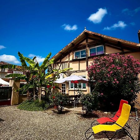 Meuble 3 Etoiles Dans Un Petit Village Du Gers Villecomtal-Sur-Arros 외부 사진