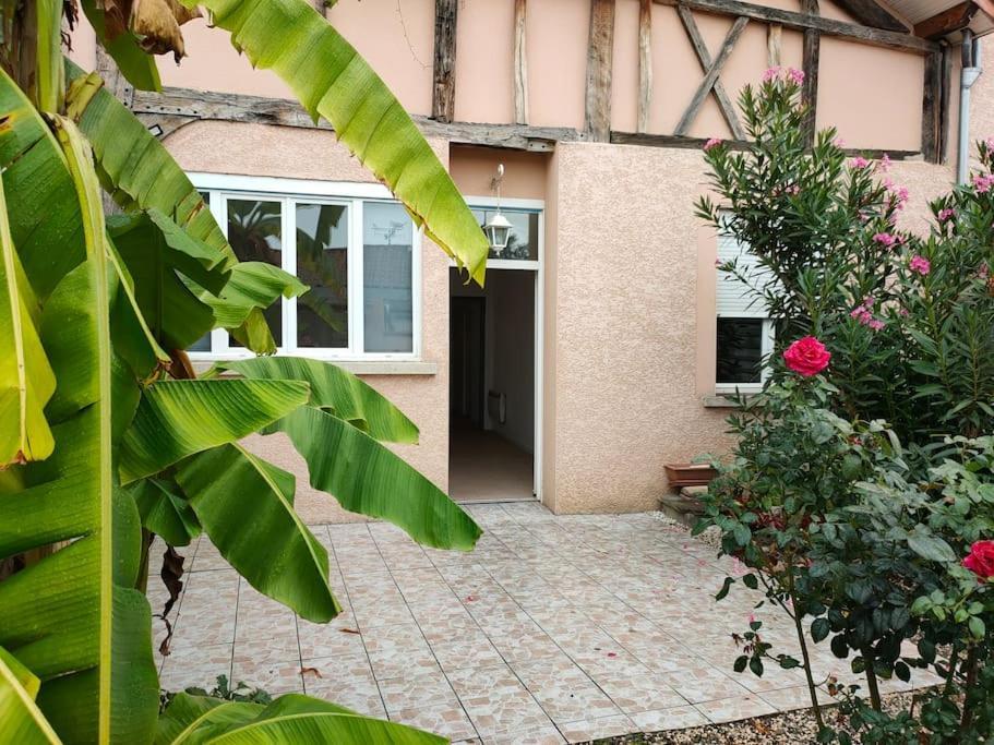 Meuble 3 Etoiles Dans Un Petit Village Du Gers Villecomtal-Sur-Arros 외부 사진