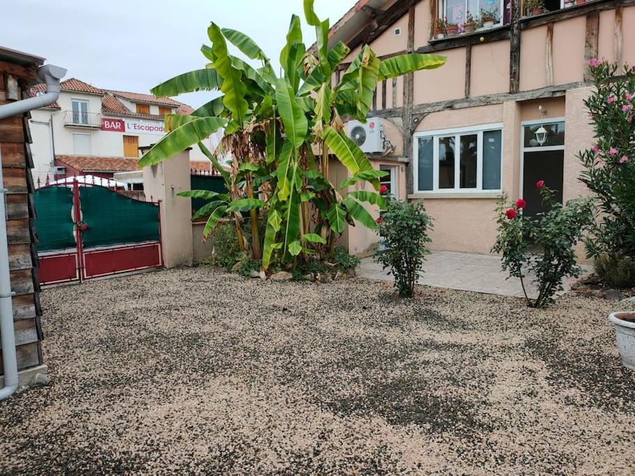 Meuble 3 Etoiles Dans Un Petit Village Du Gers Villecomtal-Sur-Arros 외부 사진