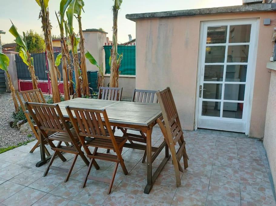 Meuble 3 Etoiles Dans Un Petit Village Du Gers Villecomtal-Sur-Arros 외부 사진