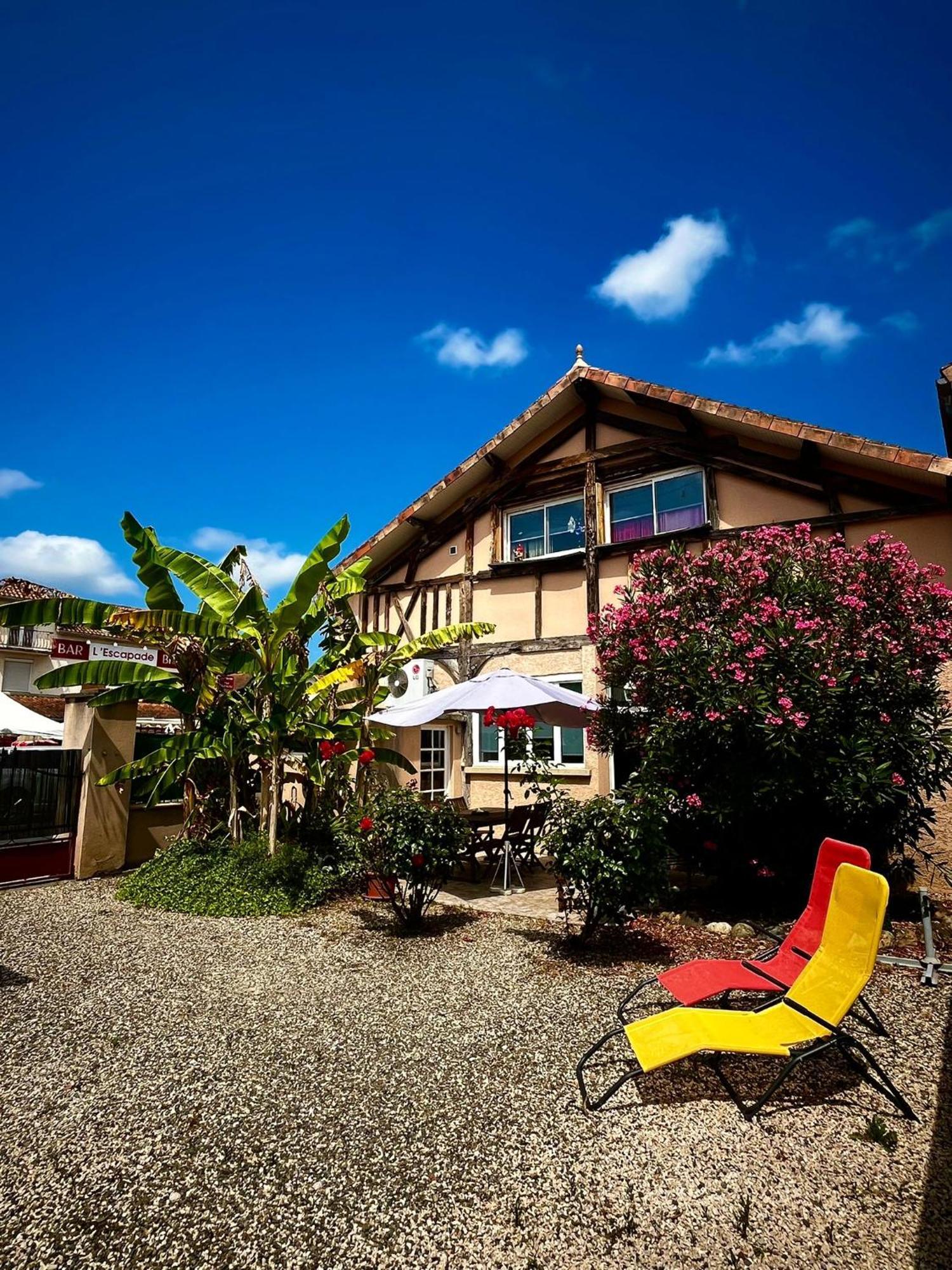 Meuble 3 Etoiles Dans Un Petit Village Du Gers Villecomtal-Sur-Arros 외부 사진